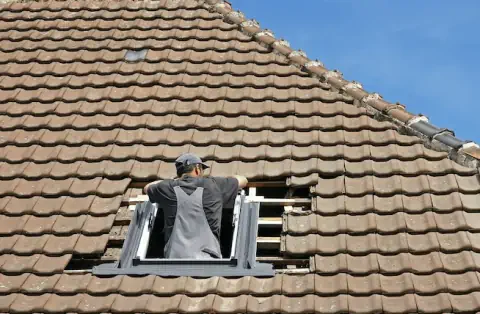 Pose de velux - Le Monastère